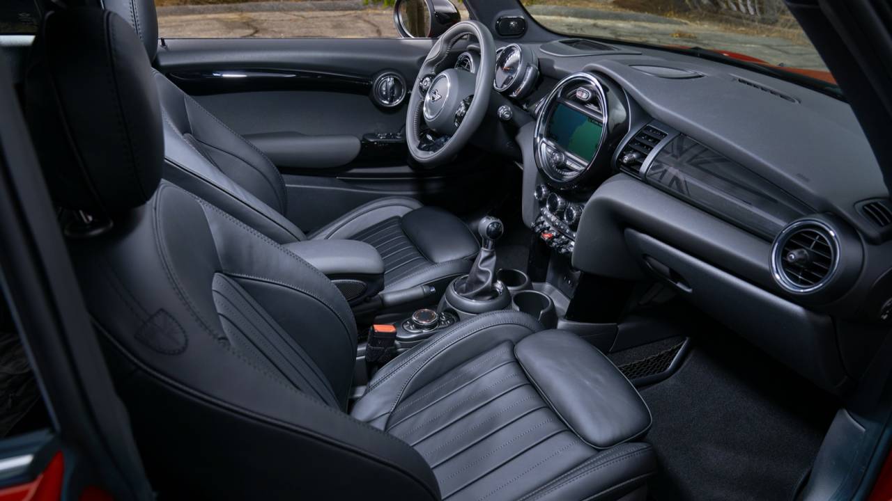 マニュアルのminiは消えない 米国でマニュアル車の販売を継続する意向 Slashgear Japan